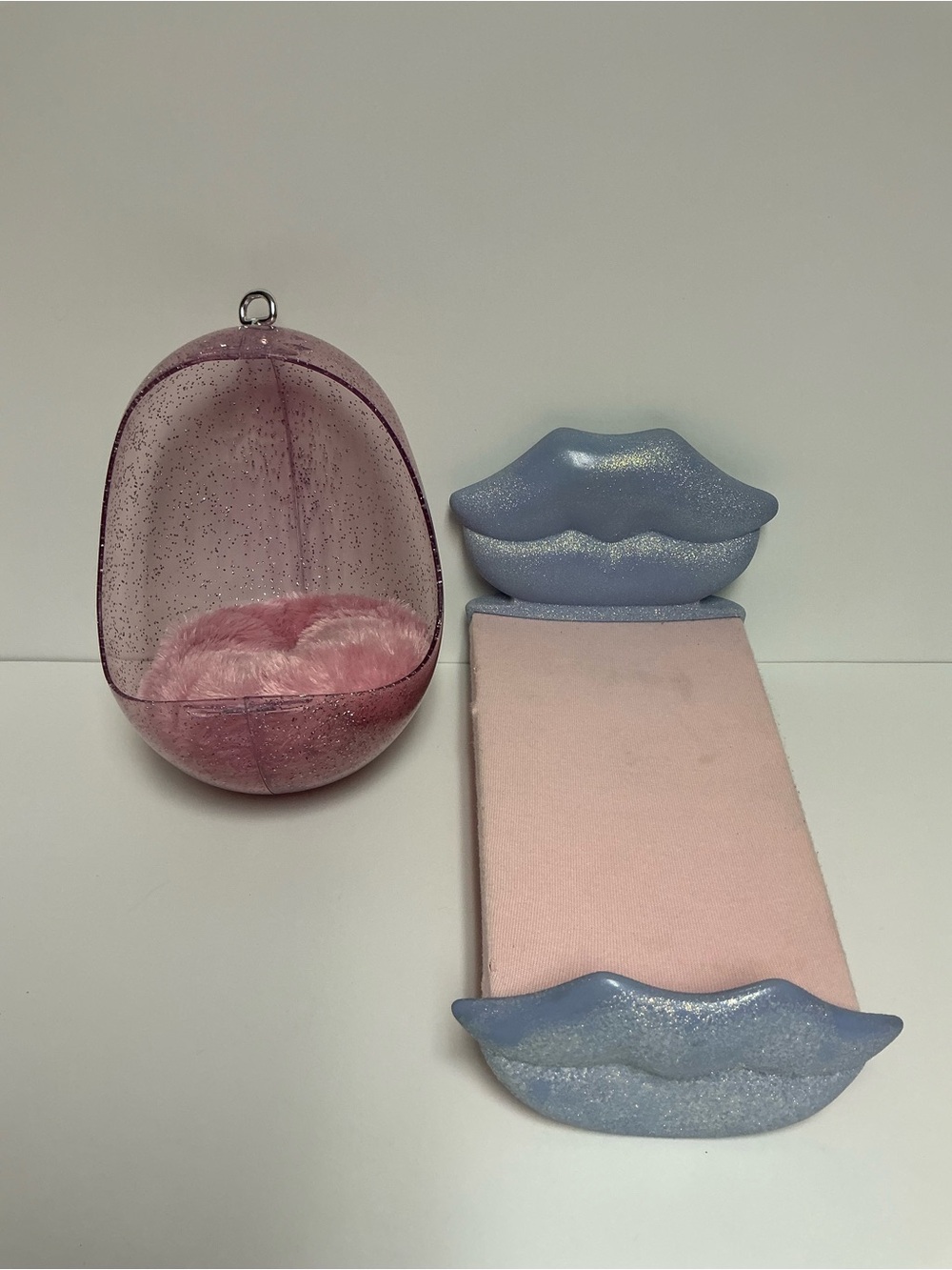Bratz Doll Funky Fashion Furniture -Beauty Bed & Retro Egg Chair TLC LOT READ